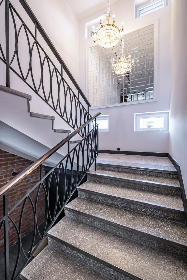 Vola Hostel Варшава Екстериор снимка