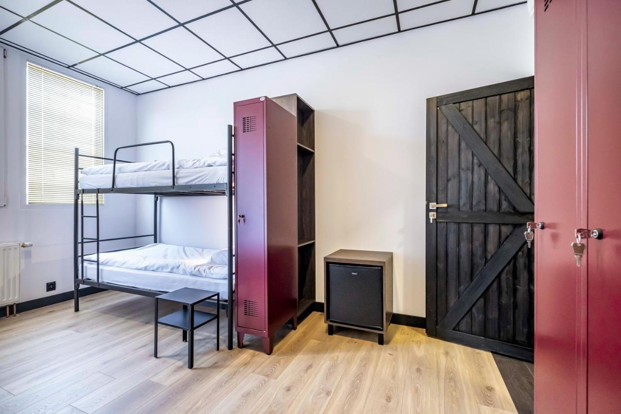 Vola Hostel Варшава Екстериор снимка