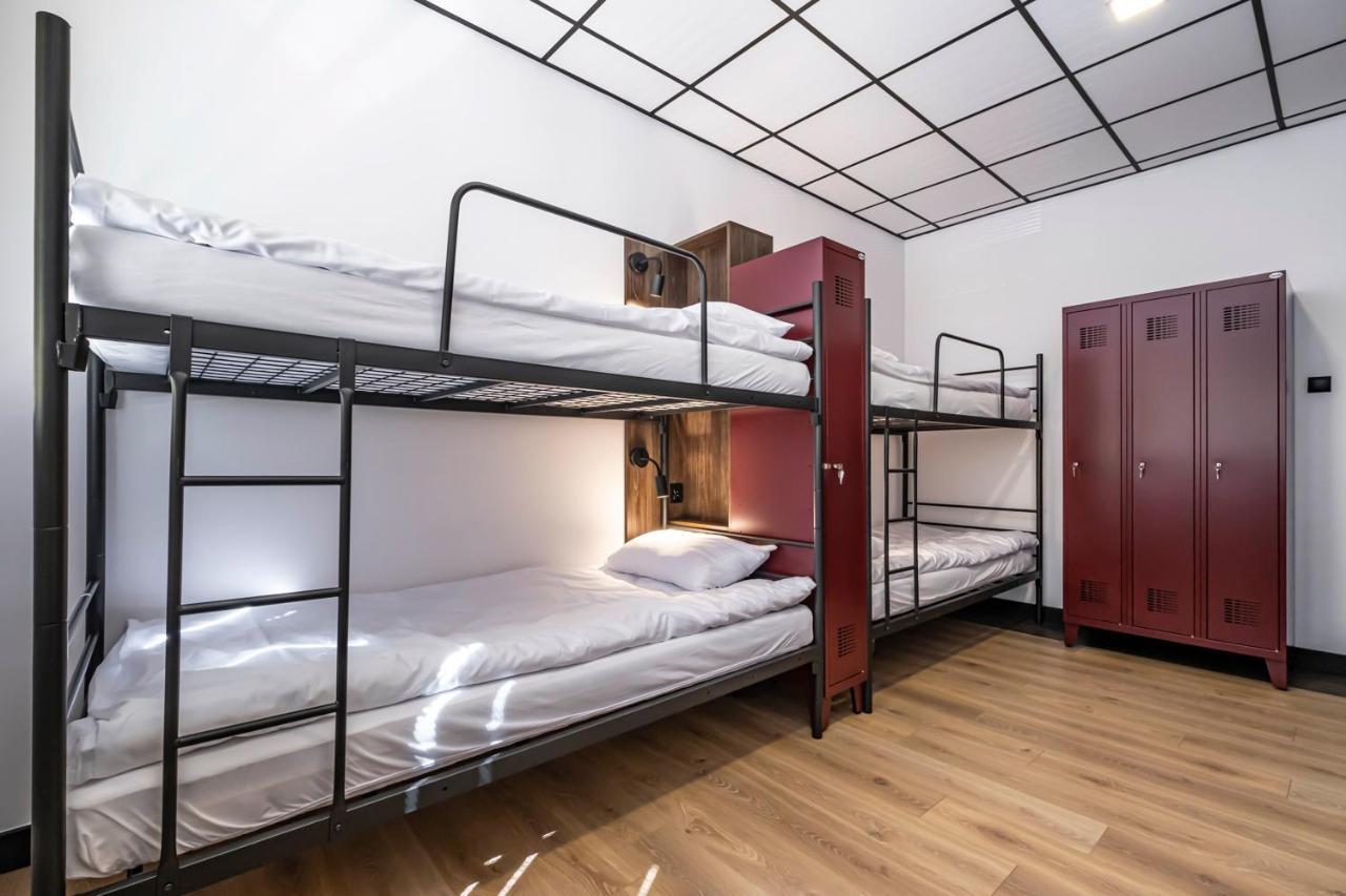 Vola Hostel Варшава Екстериор снимка